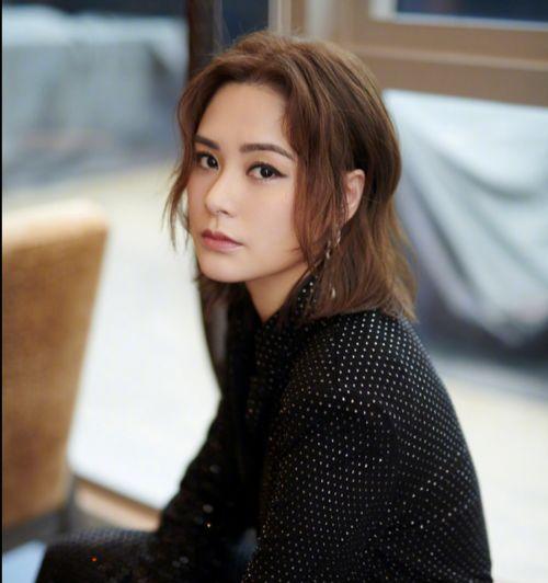 娱乐吃瓜女明星恋爱,瓜田里的爱情故事，女明星们的甜蜜纠葛